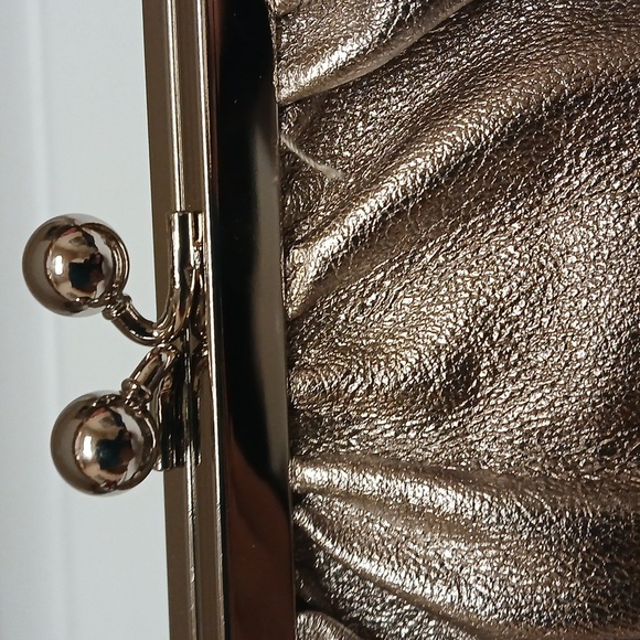 NWOT Express bronze leather clutch with kiss lock - Picture 2 of 9